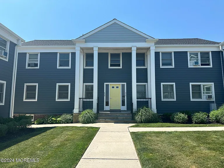 302 Deal Lake Dr #17 — Photo 1