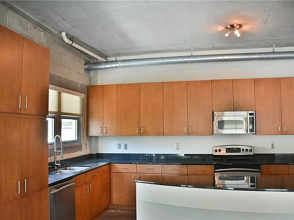 5th image of 1212 E Whiting St