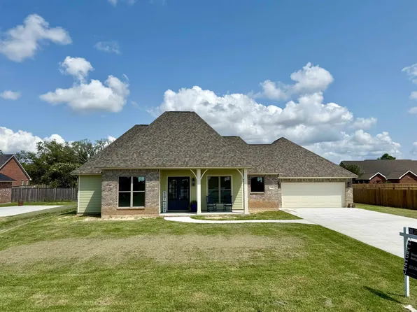 1086 Mary Diane McCall Dr, Lake Charles, LA 70605