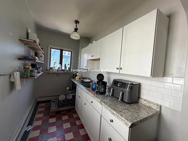 35 Rogers Ave — Photo 7