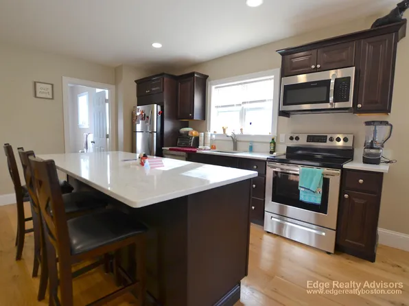 47 Francis St, Waltham, MA