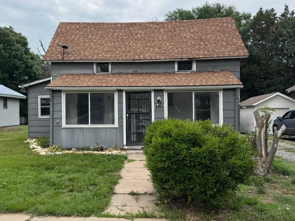 414 East Ave S, Lyons, KS 67554