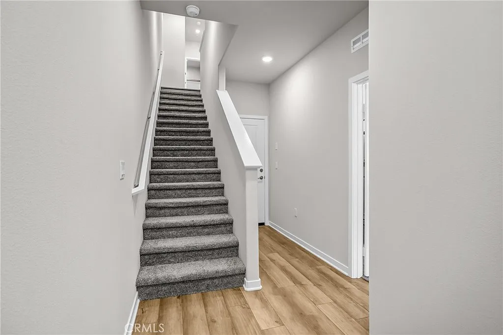4 bed, 1672 sqft, $3,900 — Photo 3
