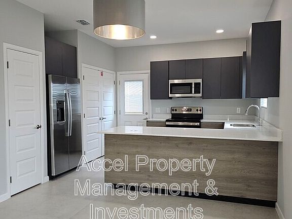 3rd image of 822 N Abbey Ave #1
