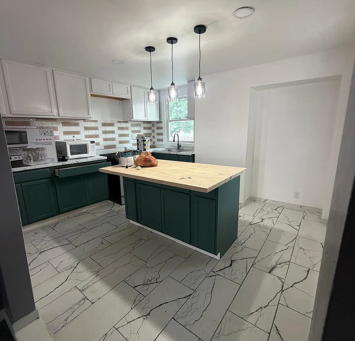 3 bed, 1.5 bath, $1,750 — Photo 4