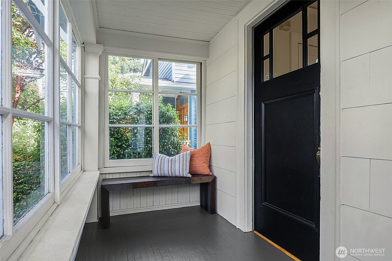 2nd image of 4814 36th Avenue NE