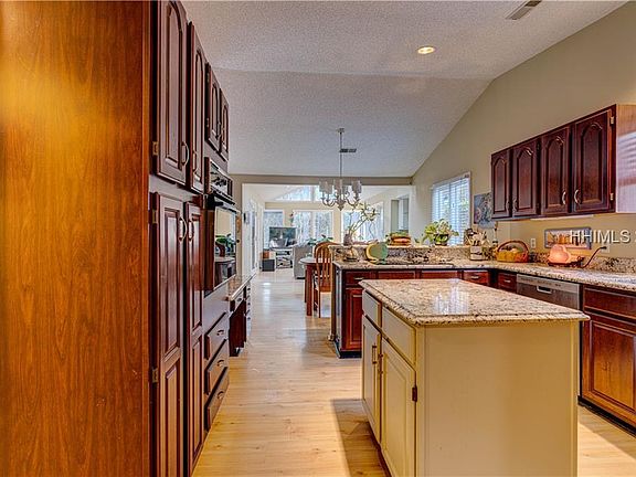 5th image of 6 Half Hitch Ct