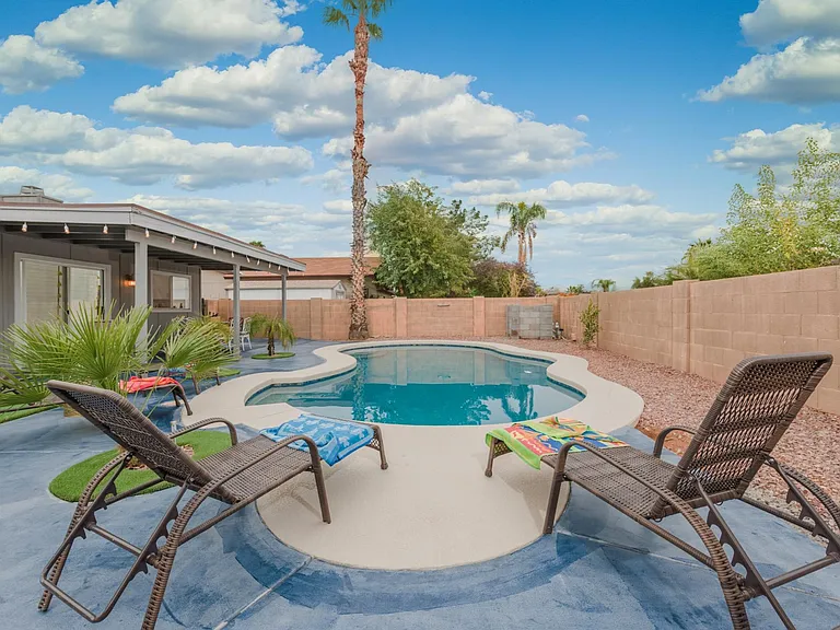 6915 E Sandra Ter — Photo 37