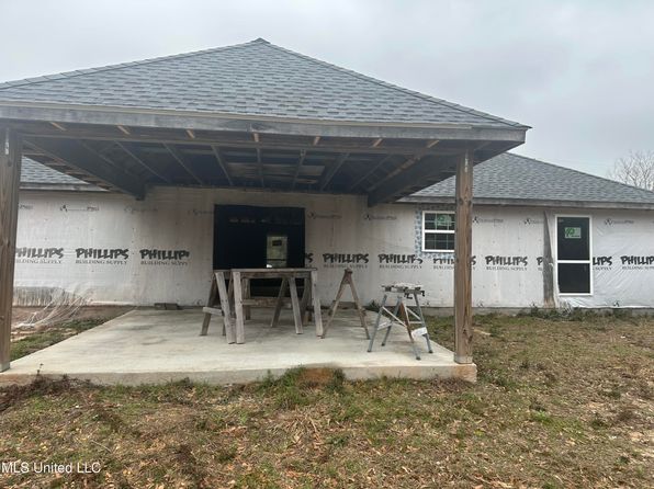 21459 McDowell Rd, Saucier, MS 39574