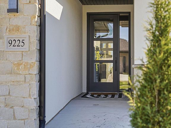 4th image of 9225 Marbella Dr