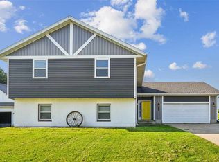 425 3rd St SW, Swisher, IA 52338