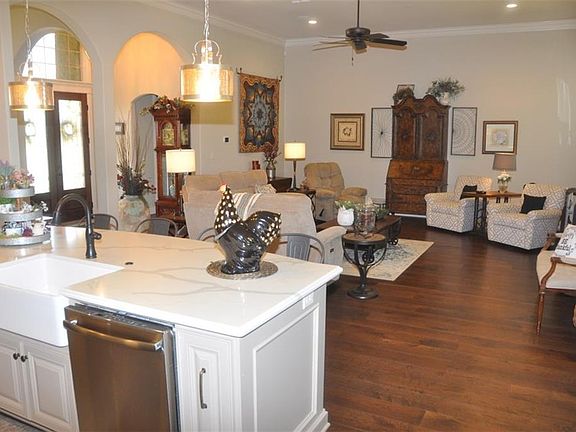 5th image of 1205 Castle Bluff Cir