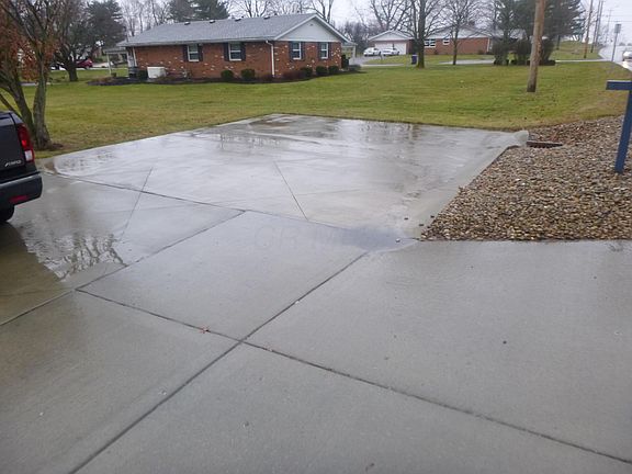 2nd image of 1150 Country Club Dr
