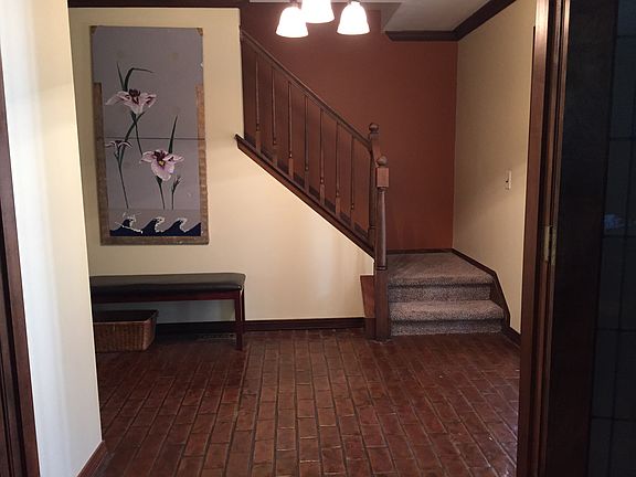 5th image of 7537 Admiralty Dr