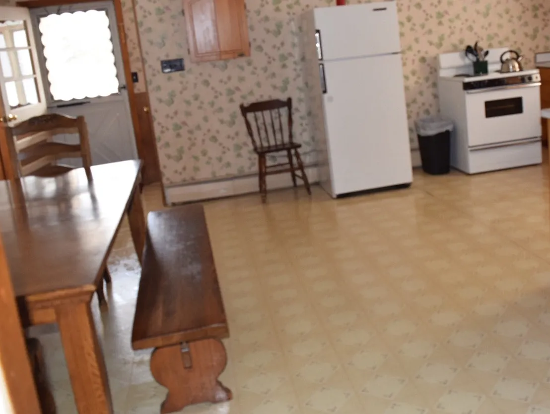 235 Bates St — Photo 3