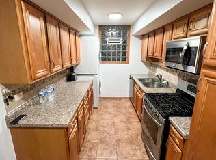 758 W Dempster St #D105, Mount Prospect, IL 60056
