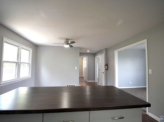 4th image of 401 Farnham Ave Floor 2
