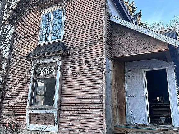 2nd image of 343 E Saint Joseph St