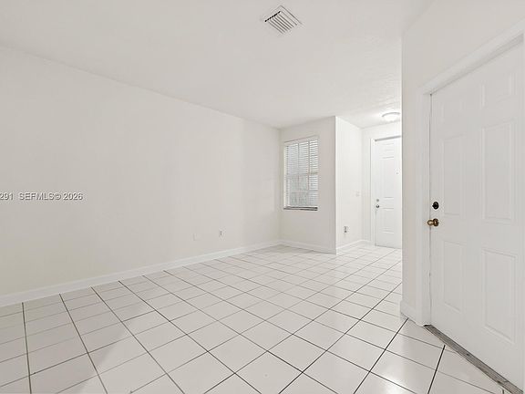 4th image of 1466 SE 26th Ave