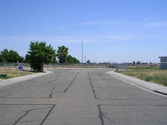 5th image of 2560 Nightingale Ave