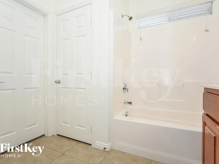 4532 Silverwind Rd — Photo 10