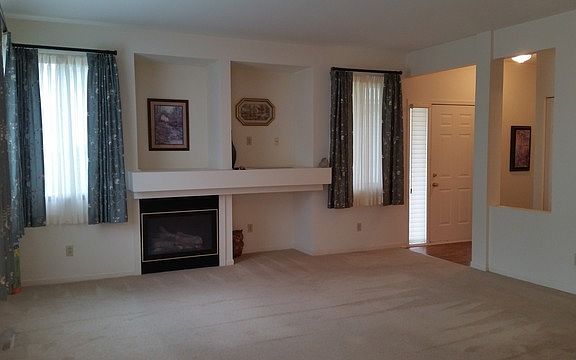 4th image of 4590 Hilltop Dr