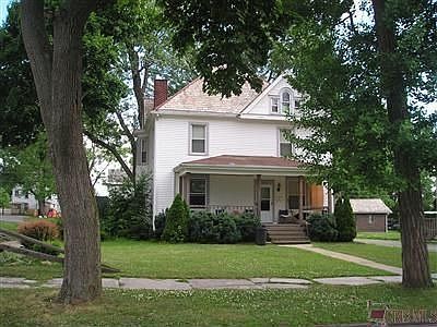1st image of 609 E 4th St