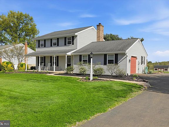 4th image of 22 Hillcrest Dr
