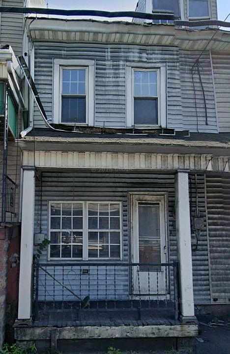 1st image of 224 Main St