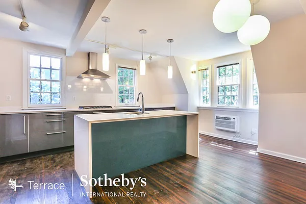Rented by Terrace Sotheby's International Realty | media 30