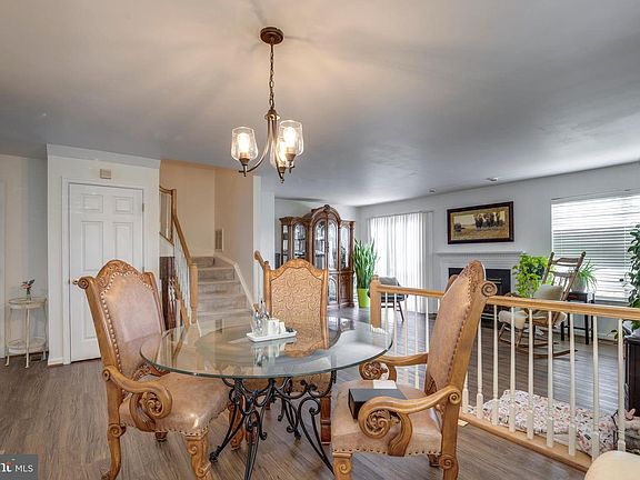 5th image of 102 Brenwick Ct