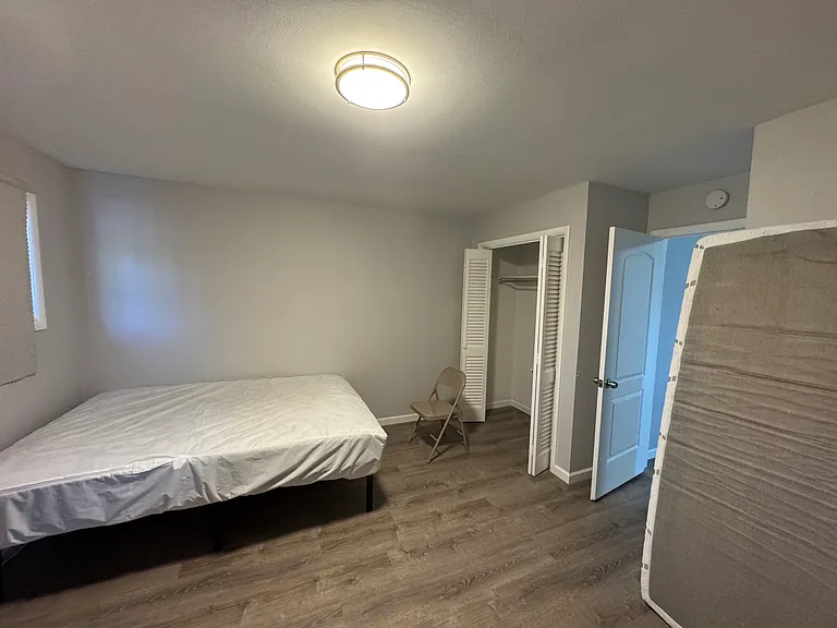 1204 Western Ave #1 — Photo 4