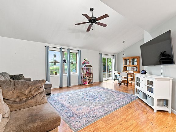 4th image of 2491 S Hansen Blvd