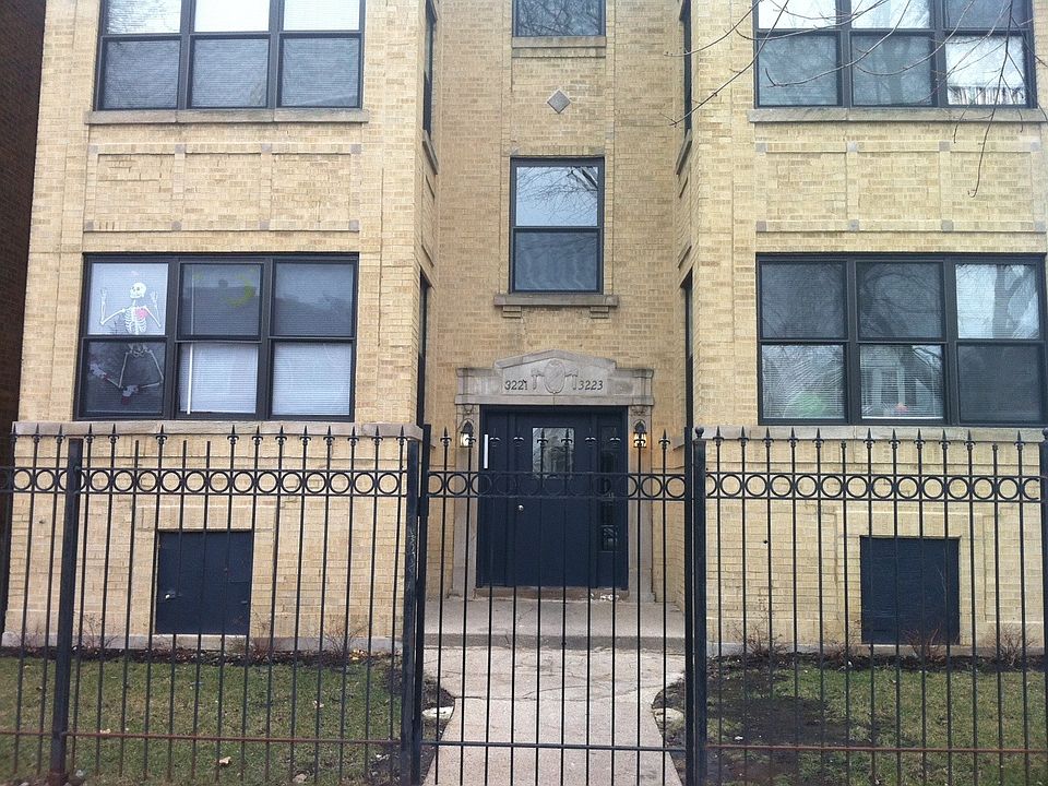 1st image of 4047 N Sawyer Ave
