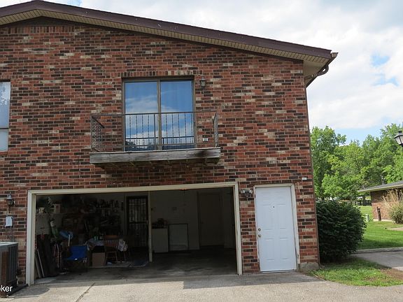 3rd image of 3115 Meadowside Ct