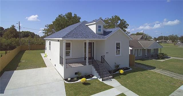 1st image of 312 Serpas Dr