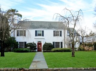 14 Axtell Dr, Scarsdale, NY 10583
