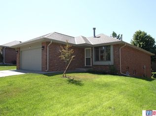 4907 Old Creek Rd, Lincoln, NE 68516
