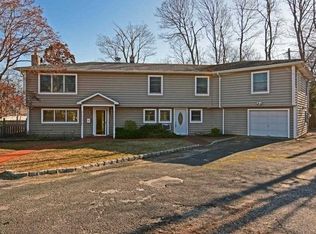 244 Middle Rd, Blue Point, NY 11715