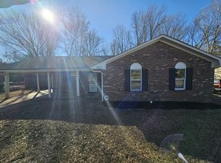 10811 Chateau Dr, Olive Branch, MS 38654