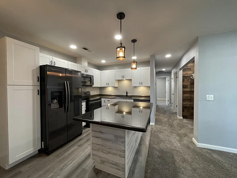 1 Carson St #B — Photo 4