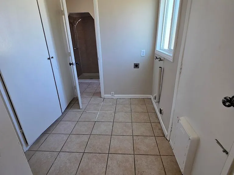 2641 N Arrowhead Ave — Photo 16