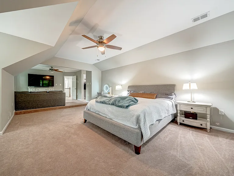 1219 Rowland Dr — Photo 32