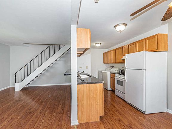 5th image of 1261 Prairie Ave Unit B