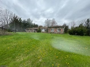 35 Prices Switch Rd, Vernon, NJ 07462