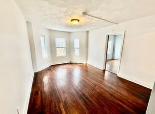 11 Carmine St #1, Lowell, MA 01852