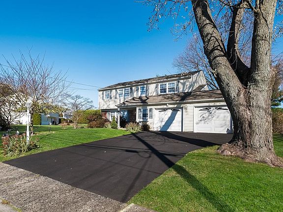 3rd image of 483 Overlook Dr