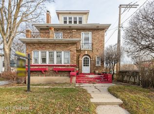 15 N Lewis Ave, Waukegan, IL 60085