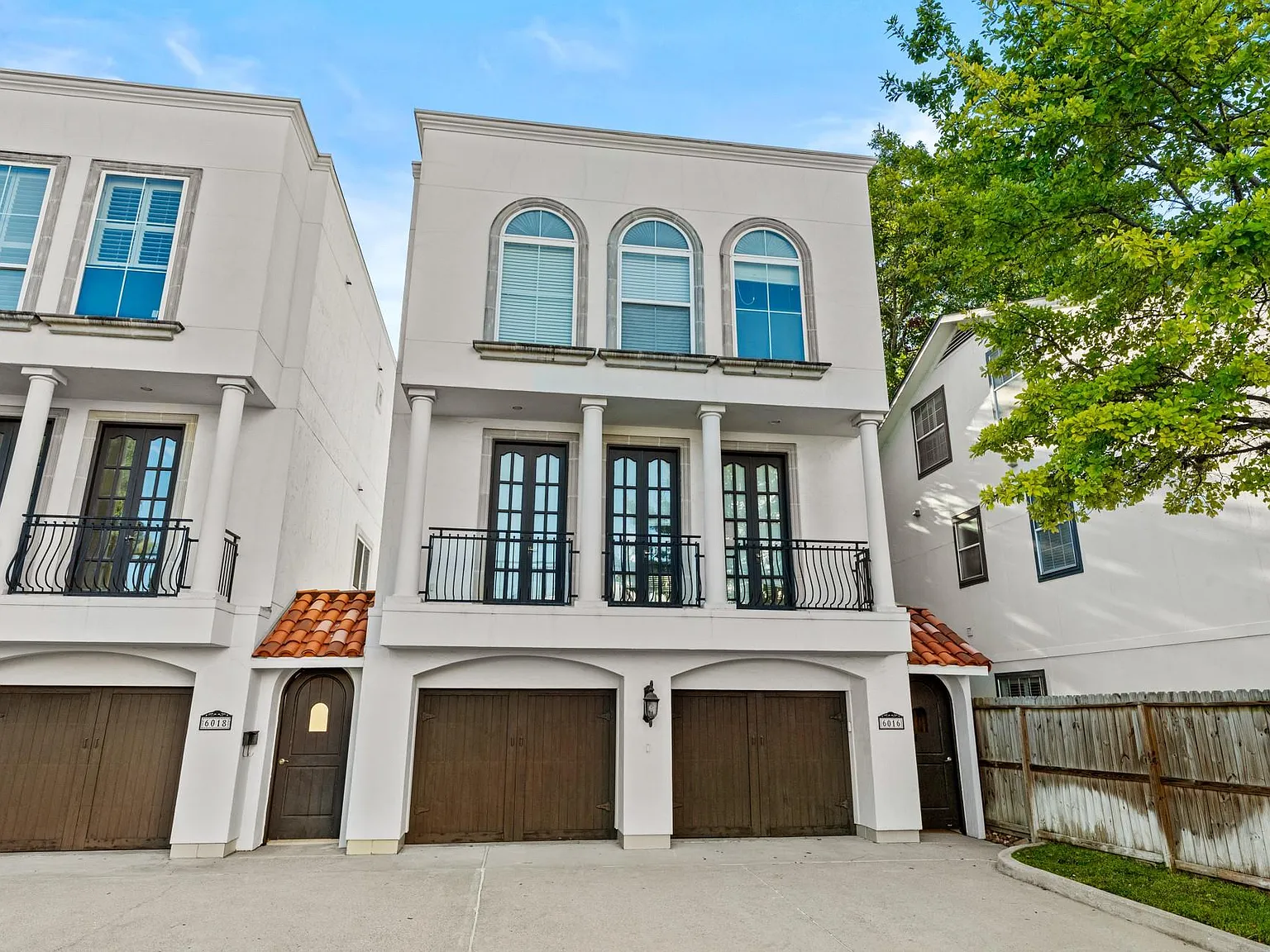 3 bed, 3.5 bath, 2262 sqft, $3,700 — Photo 1