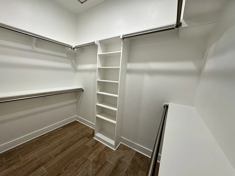 1905 Greenleaf St — Photo 12